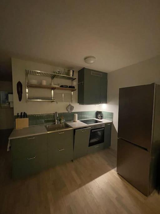 Newly Built Bright Apartment, Close To Everything If You Want To Visit Stockholm, You Will Find The Perfect Accommodation Here! Ferry Line 80 Makes It Very Convenient And Easy To Get To The City Center Nacka Exterior foto
